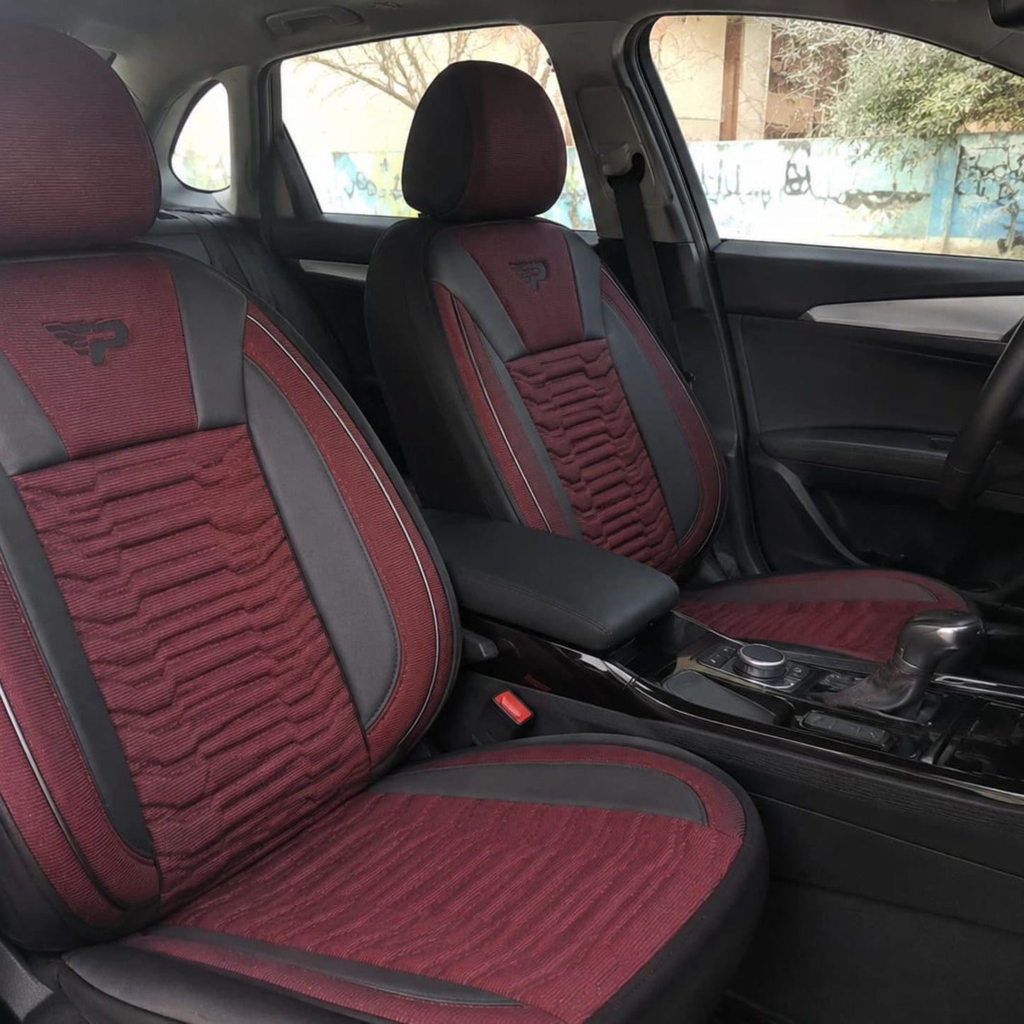 Housse de siège auto cuir bordeaux et noir - protection luxe intérieur voiture - Accessoire Taf Maroc